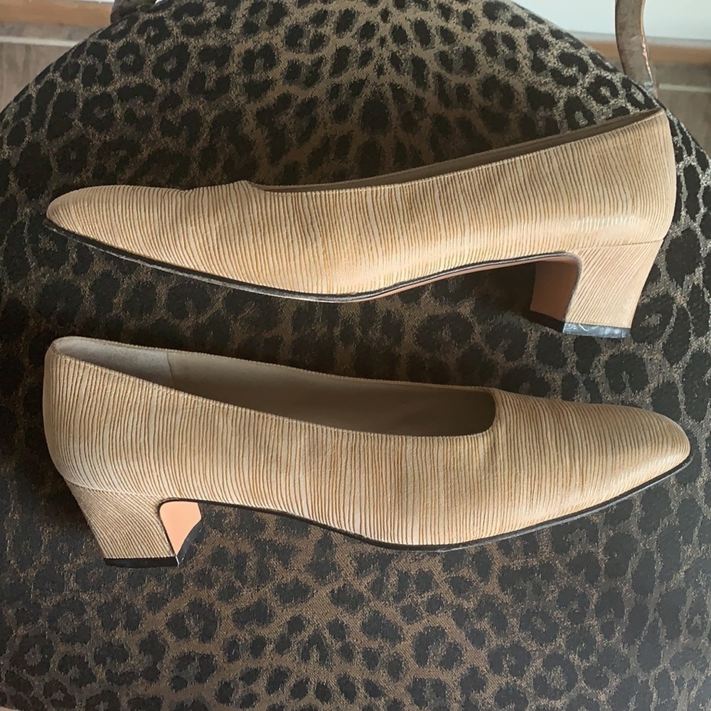 Salvatore Ferragamo Square Toe Stacked Block Heel Pumps Size 8.5 AA Width - Picture 10 of 13